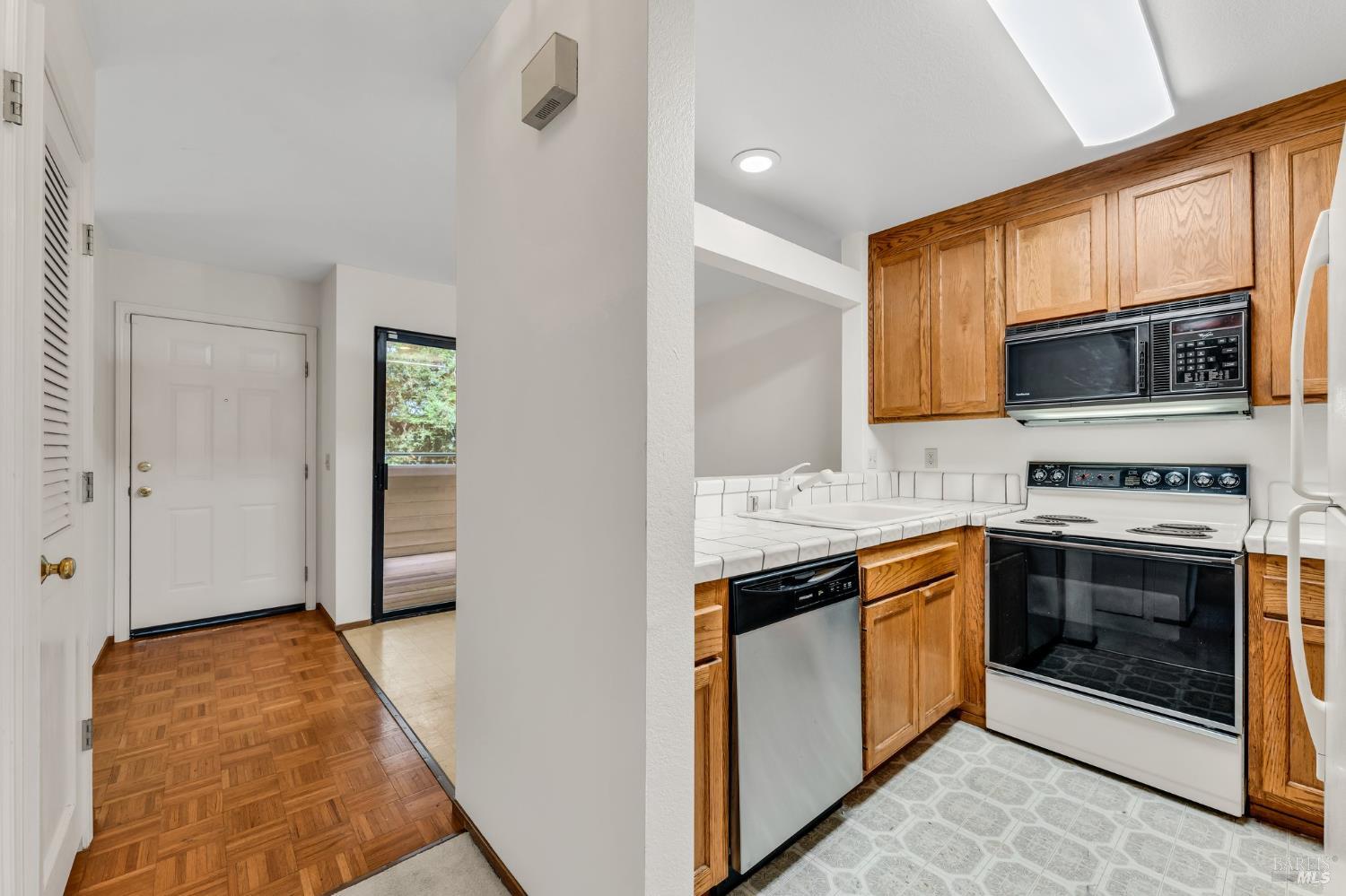 901 Russell Ave #212