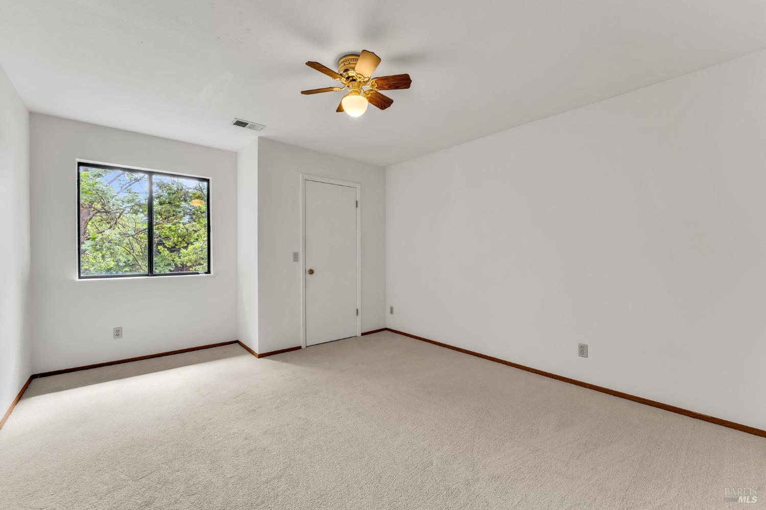 901 Russell Ave #212