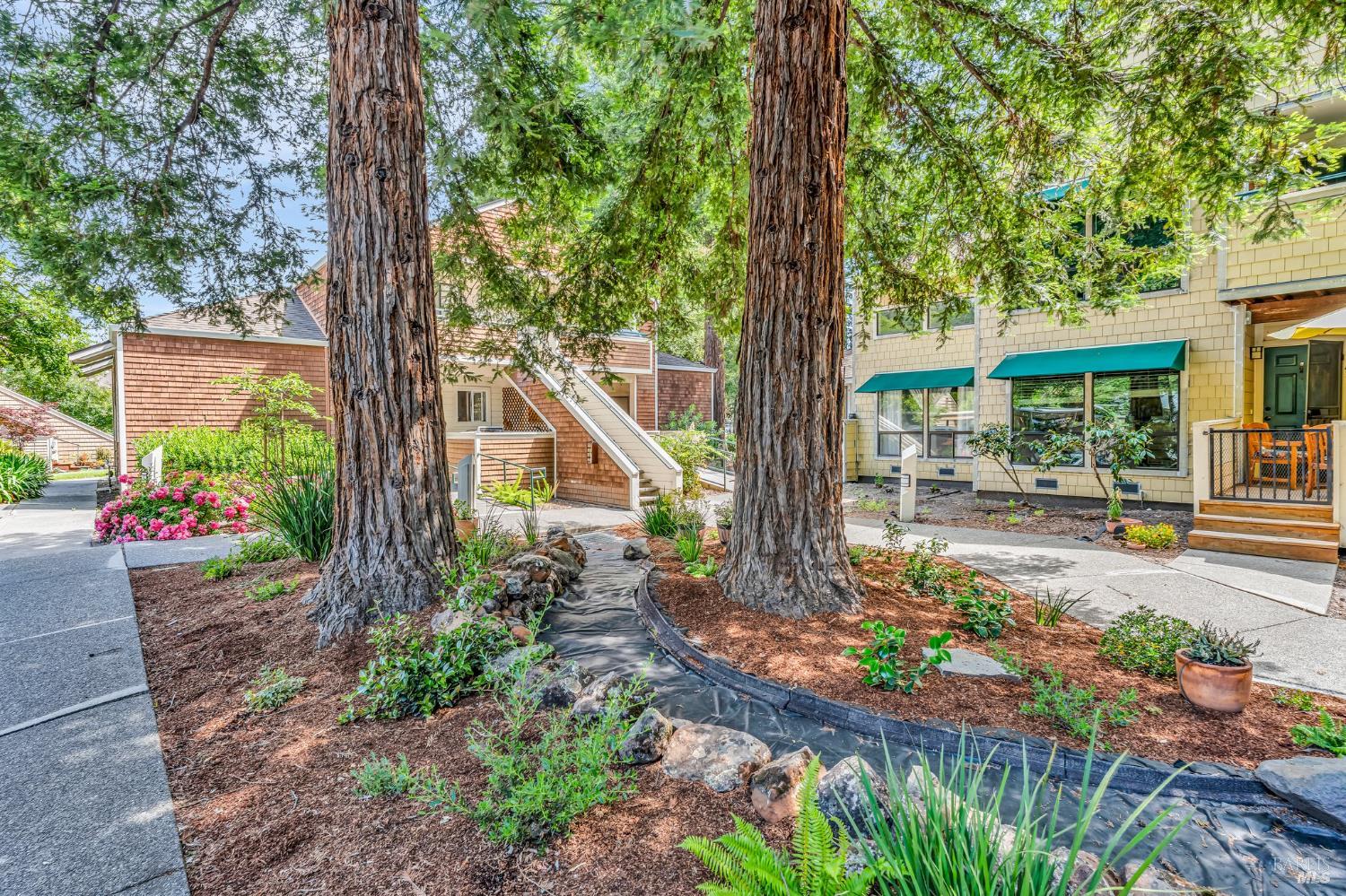 901 Russell Ave #212