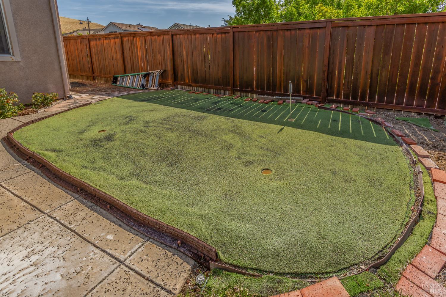 2601 Lawndale Ct
