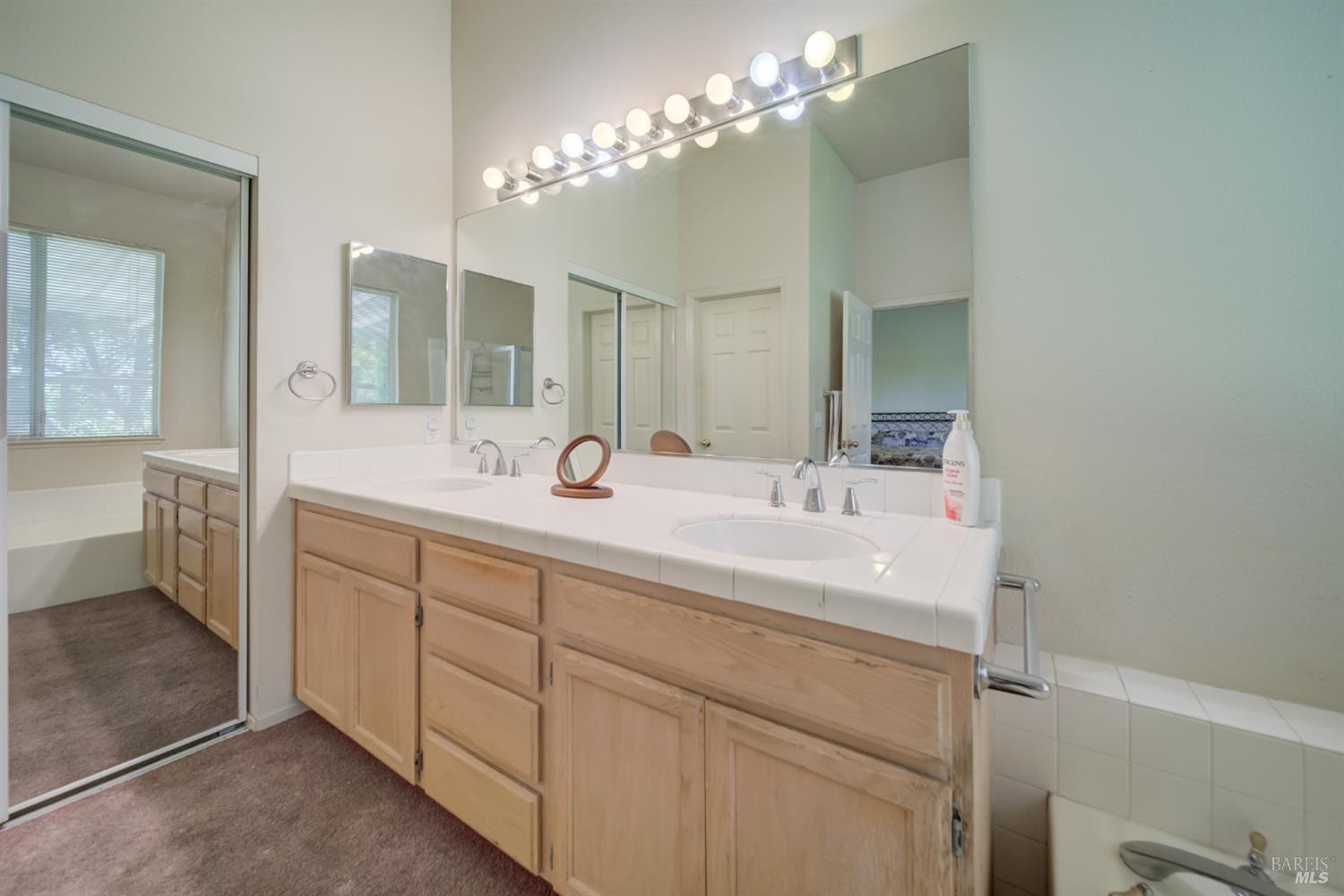 2601 Lawndale Ct