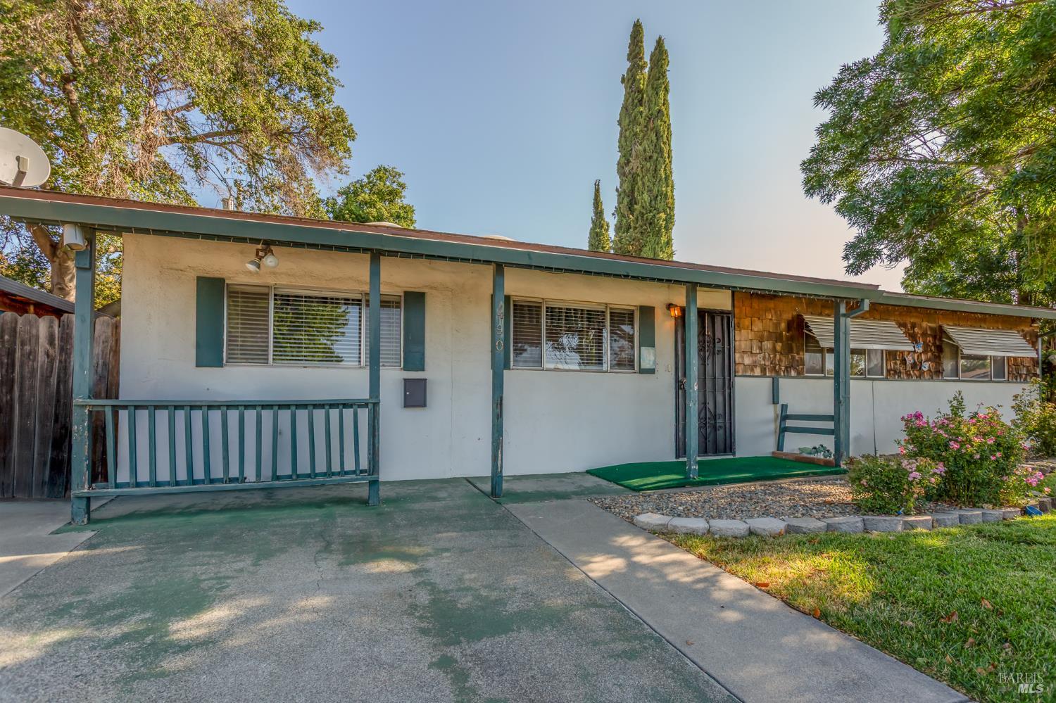 490 Pear Tree Ln