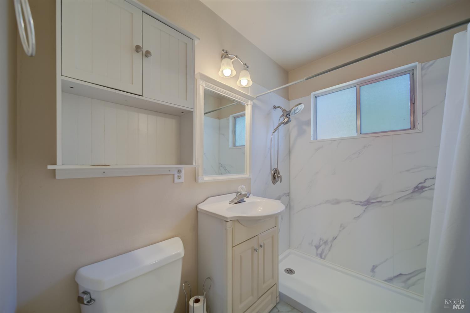 490 Pear Tree Ln