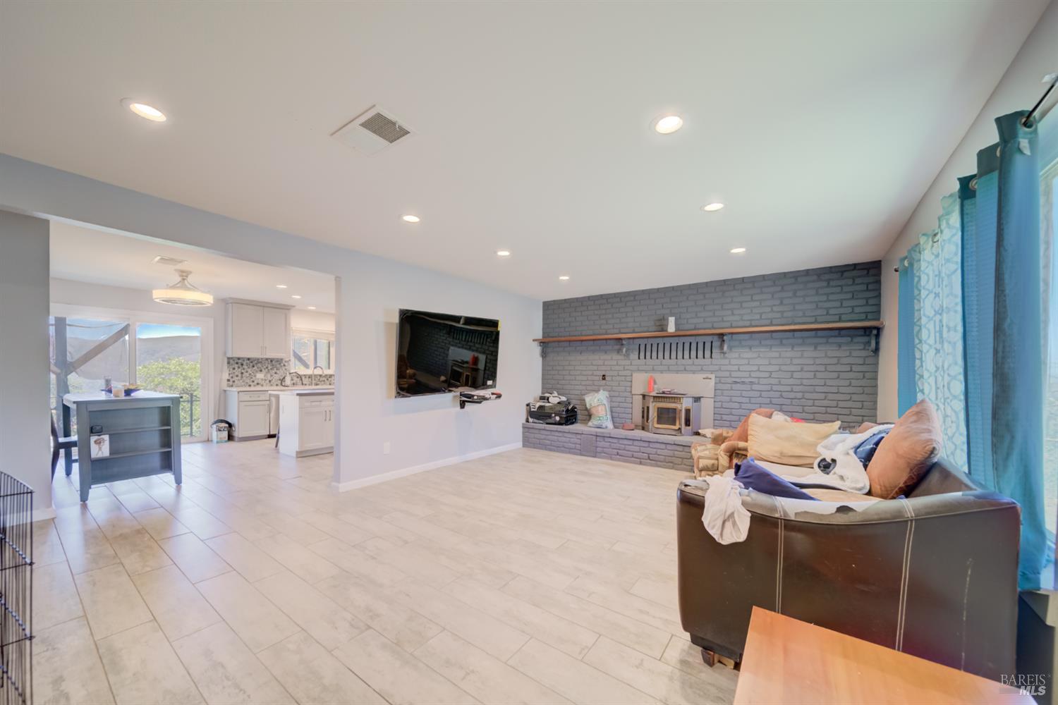 1135 Rimrock Dr