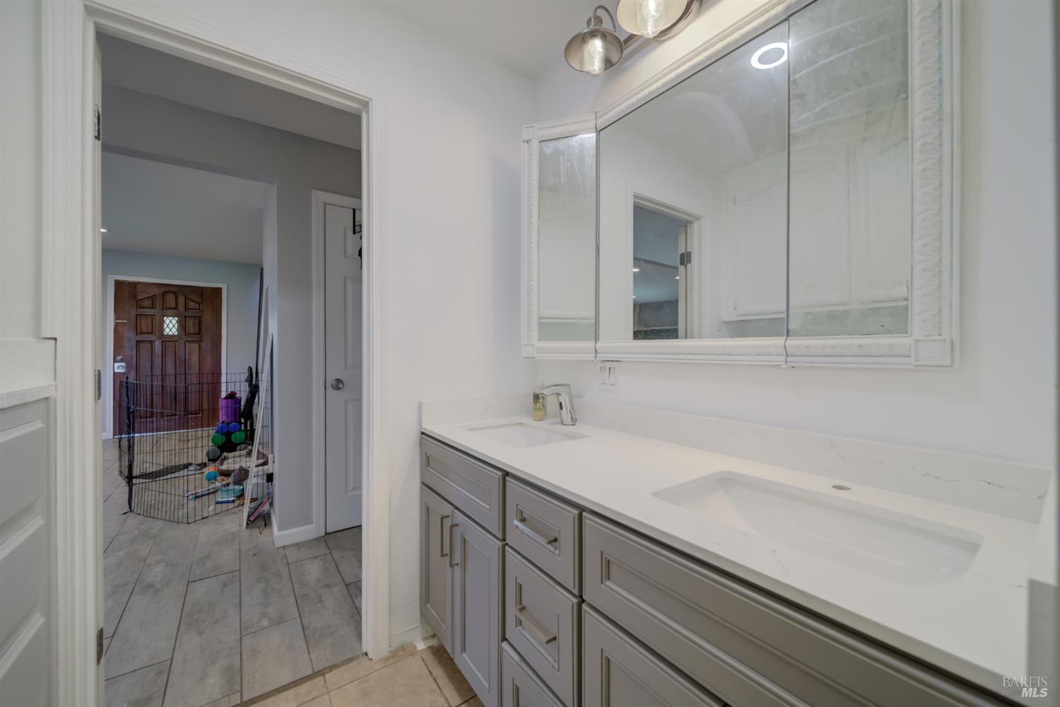 1135 Rimrock Dr