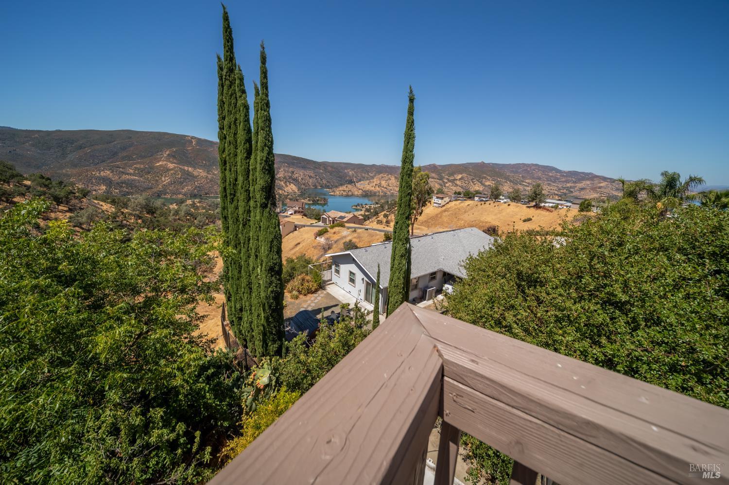 1135 Rimrock Dr