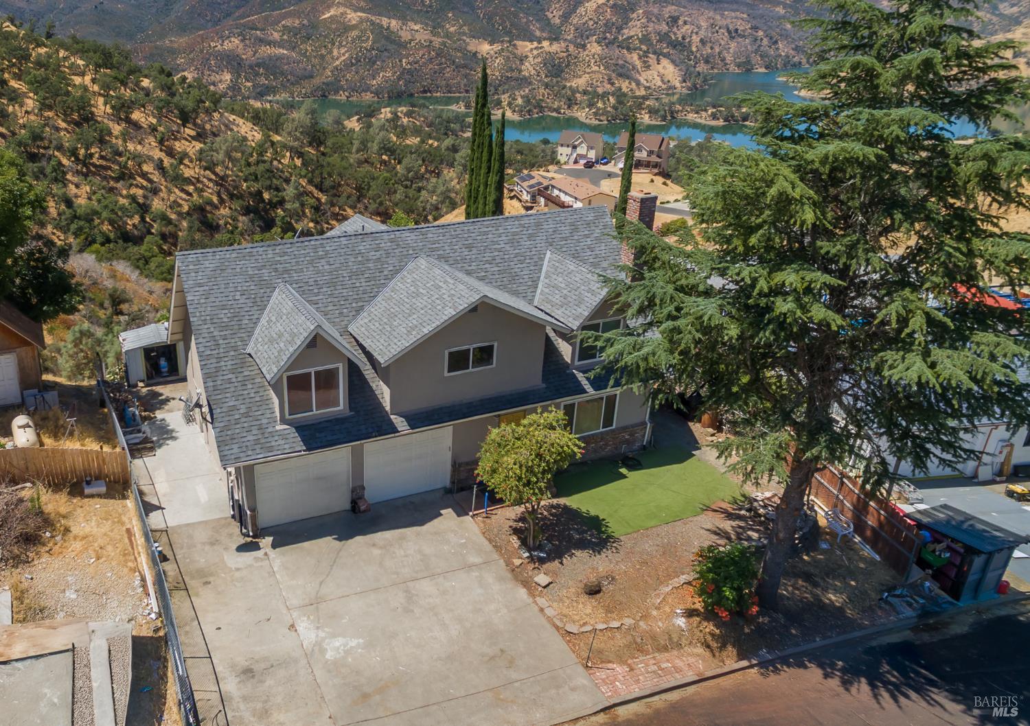 1135 Rimrock Dr