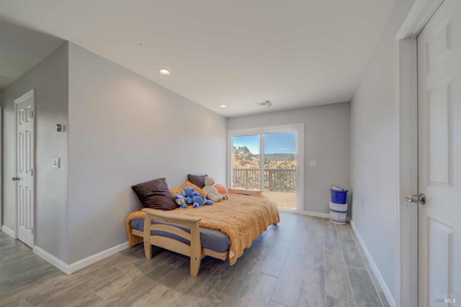 1135 Rimrock Dr