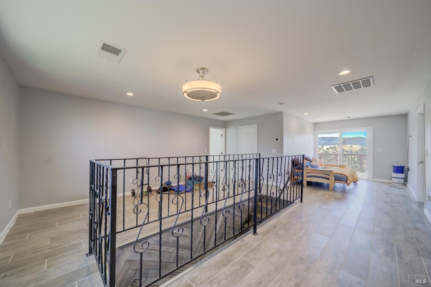 1135 Rimrock Dr