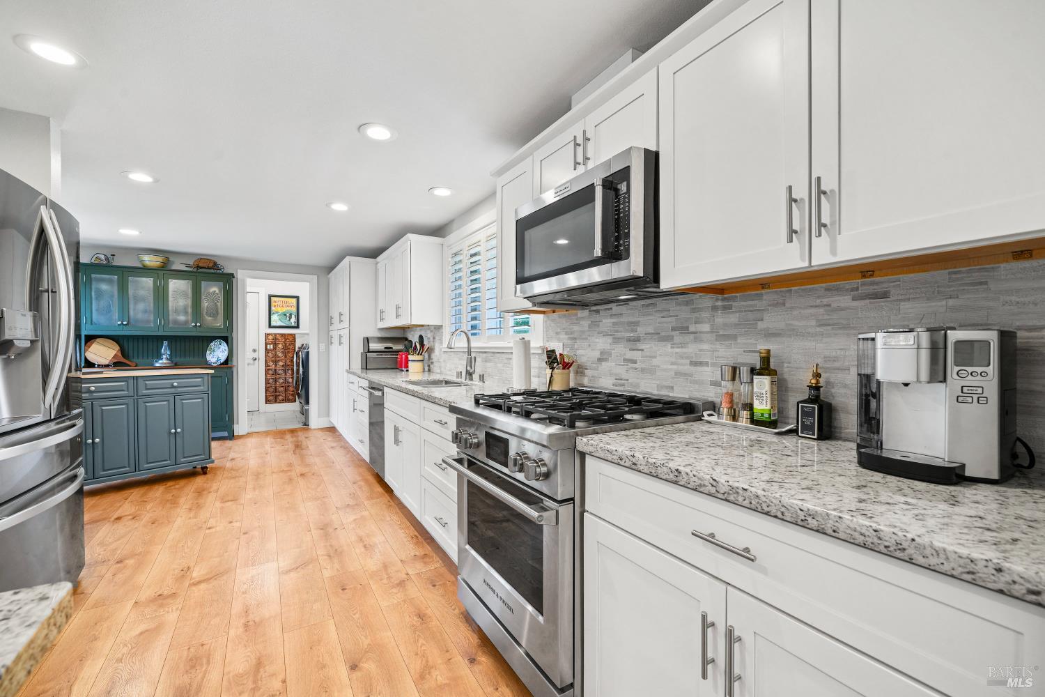 6493 Meadowridge Ct