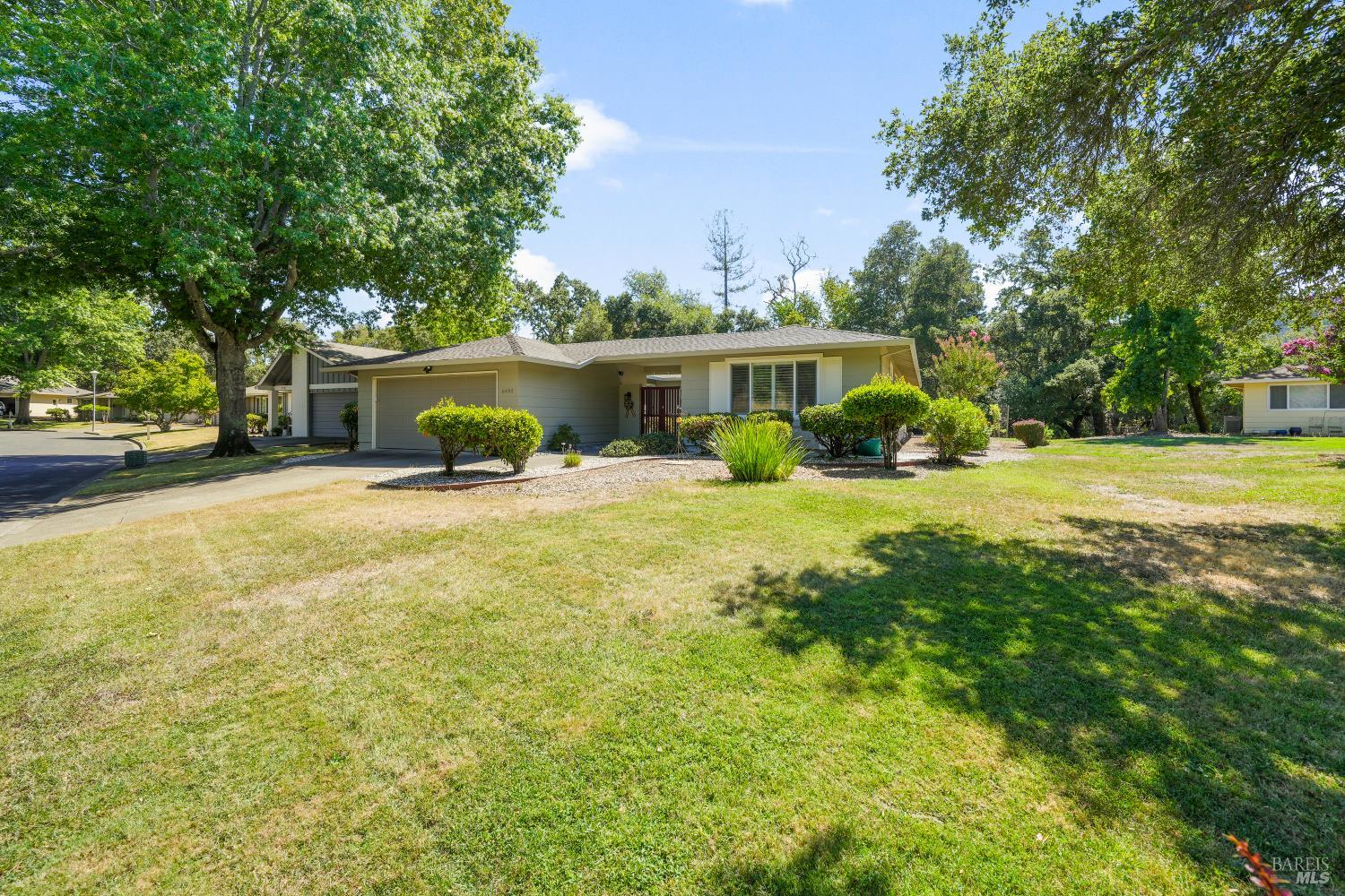 6493 Meadowridge Ct