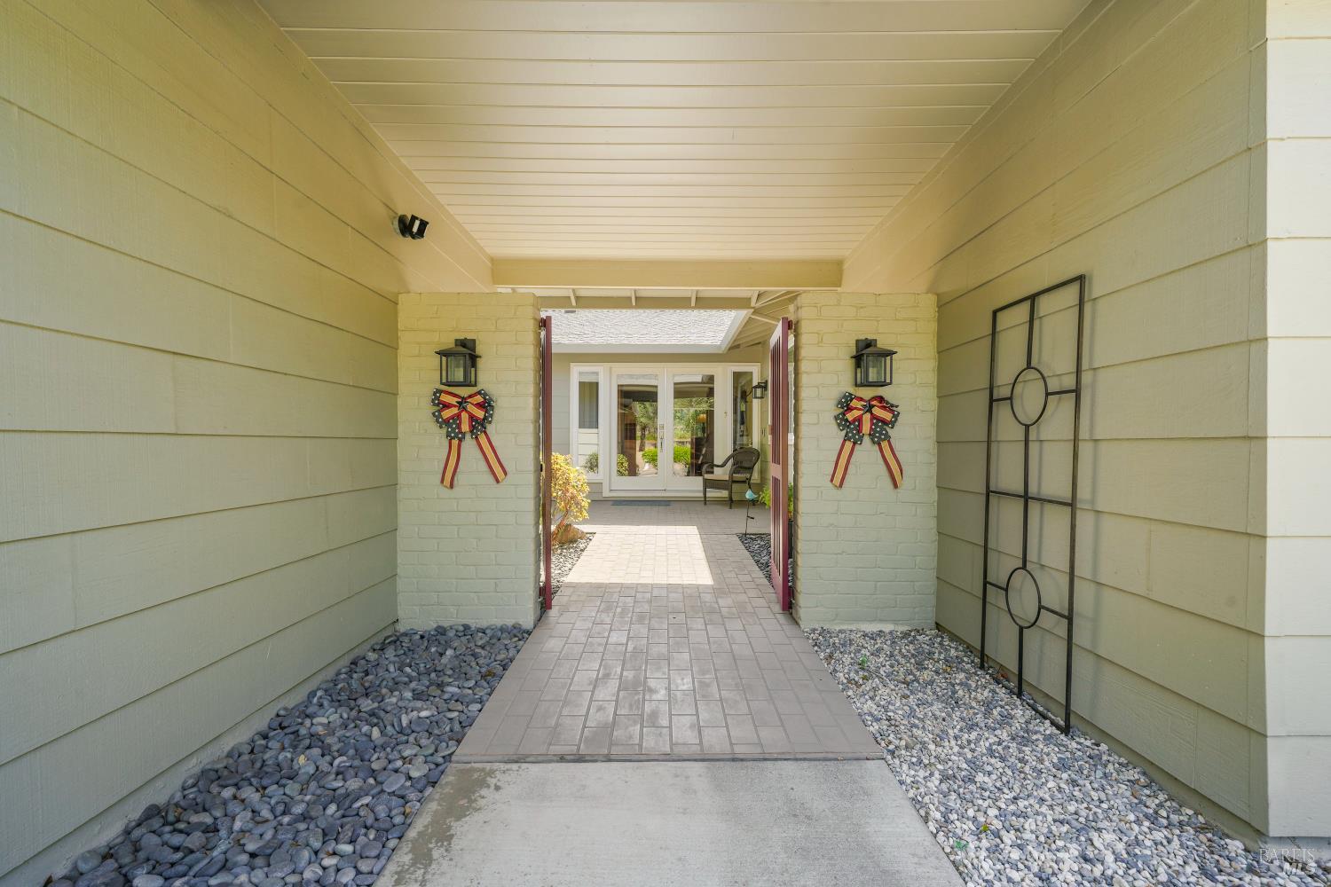 6493 Meadowridge Ct