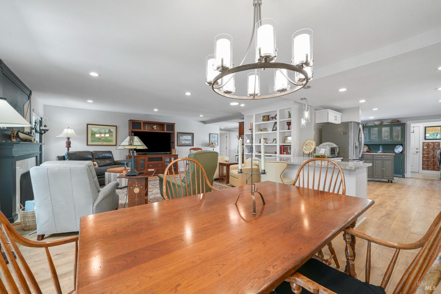 6493 Meadowridge Ct