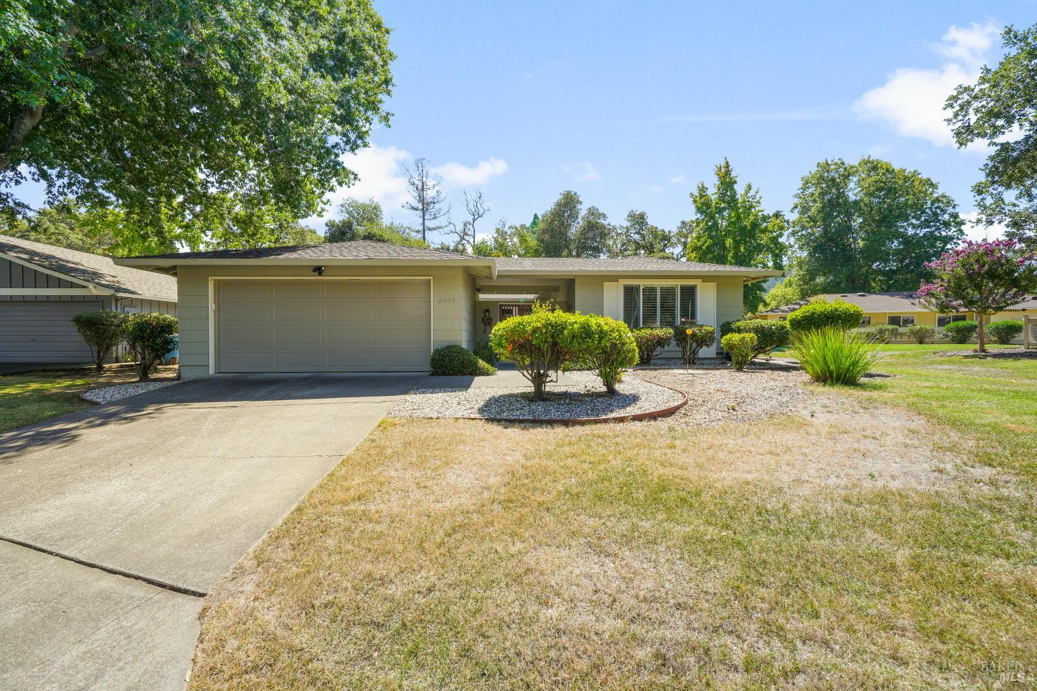 6493 Meadowridge Ct