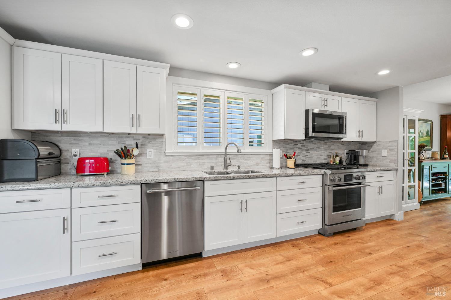 6493 Meadowridge Ct