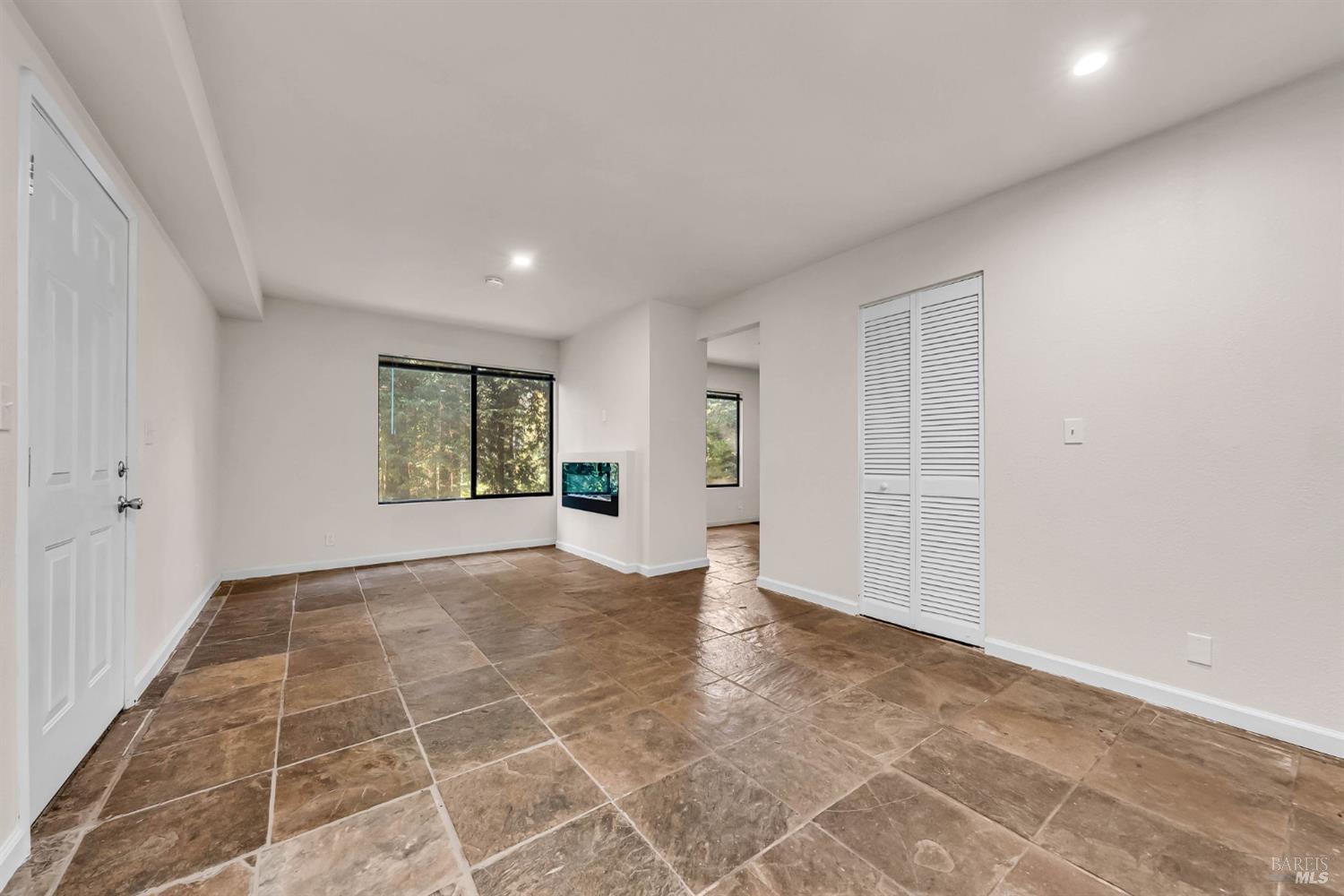 10864 Ogburn Ln