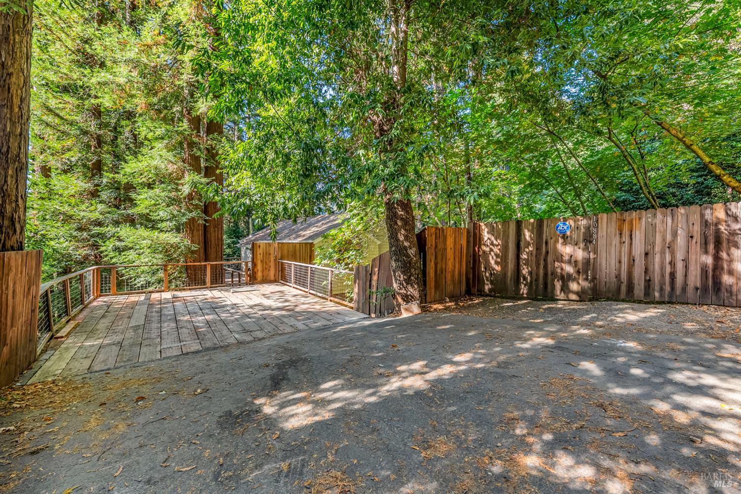 10864 Ogburn Ln