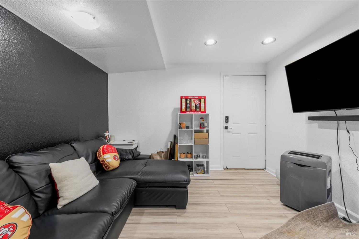 2541 Rowe Dr