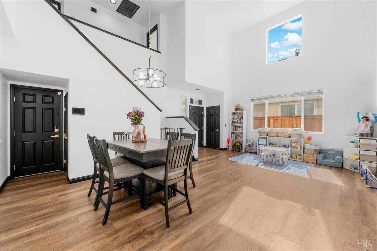 2541 Rowe Dr