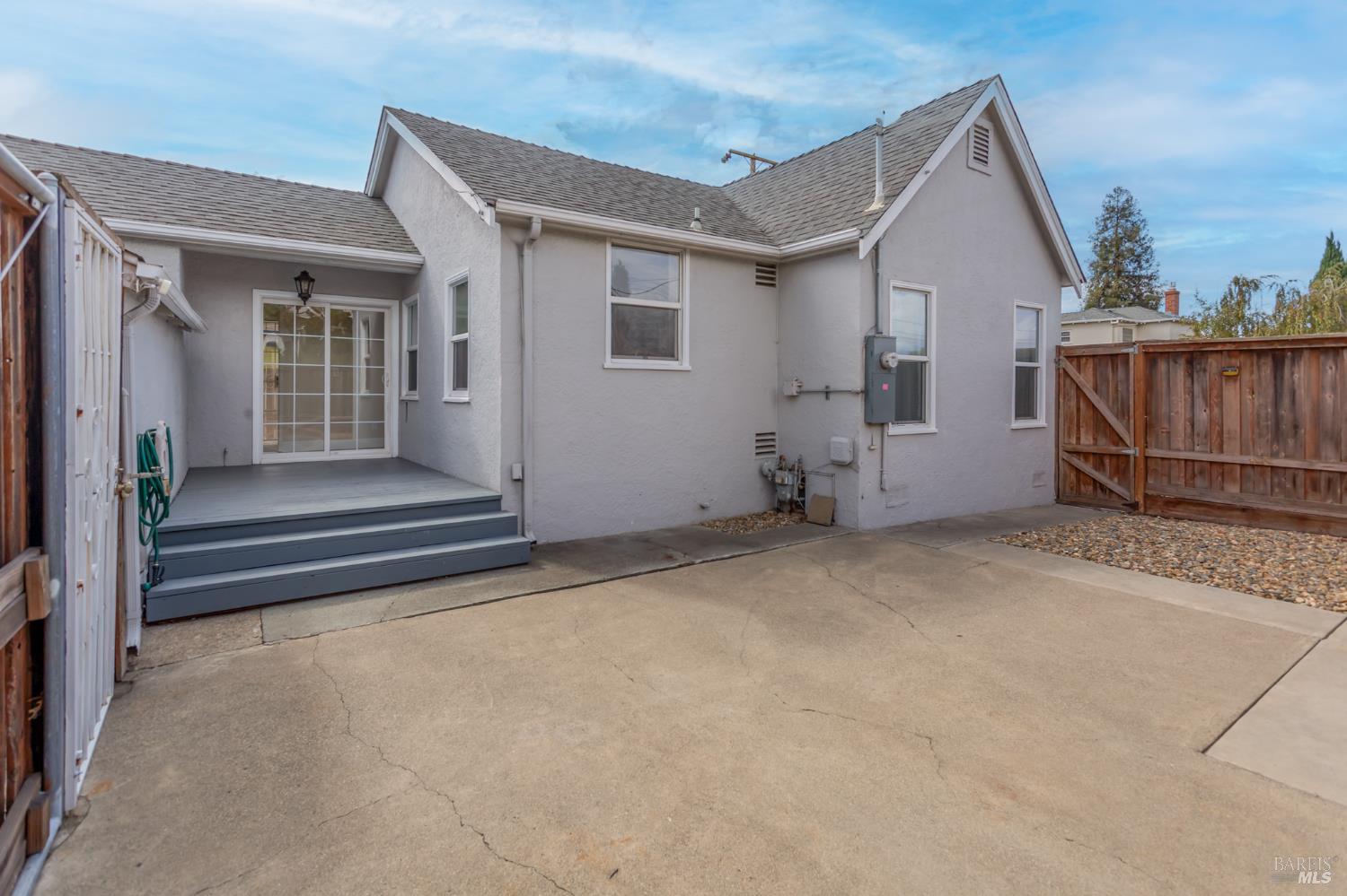 2328 Napa St