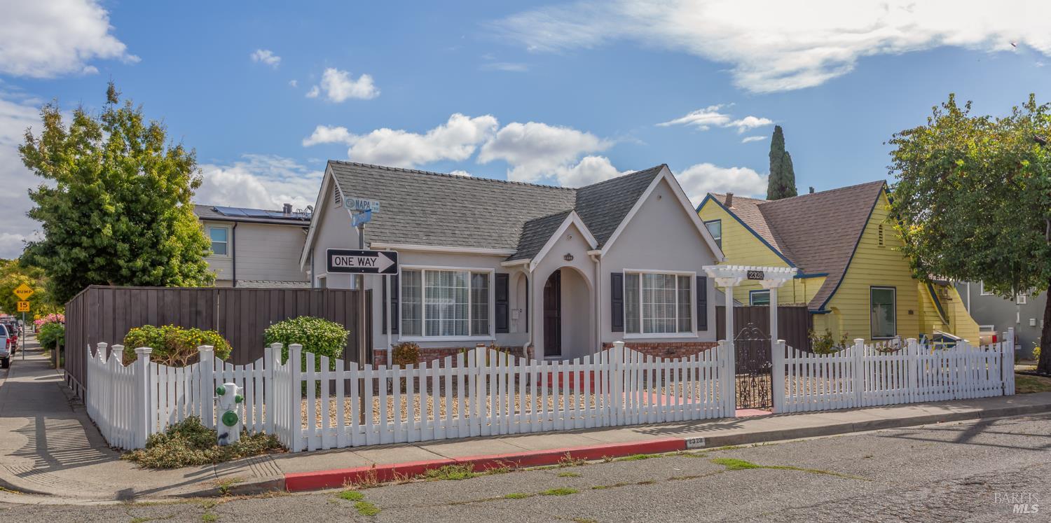 2328 Napa St