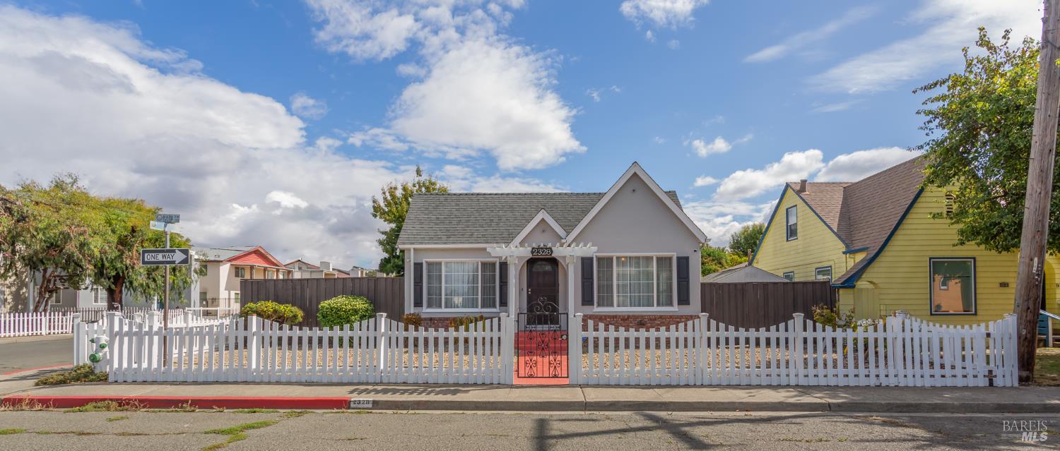 2328 Napa St