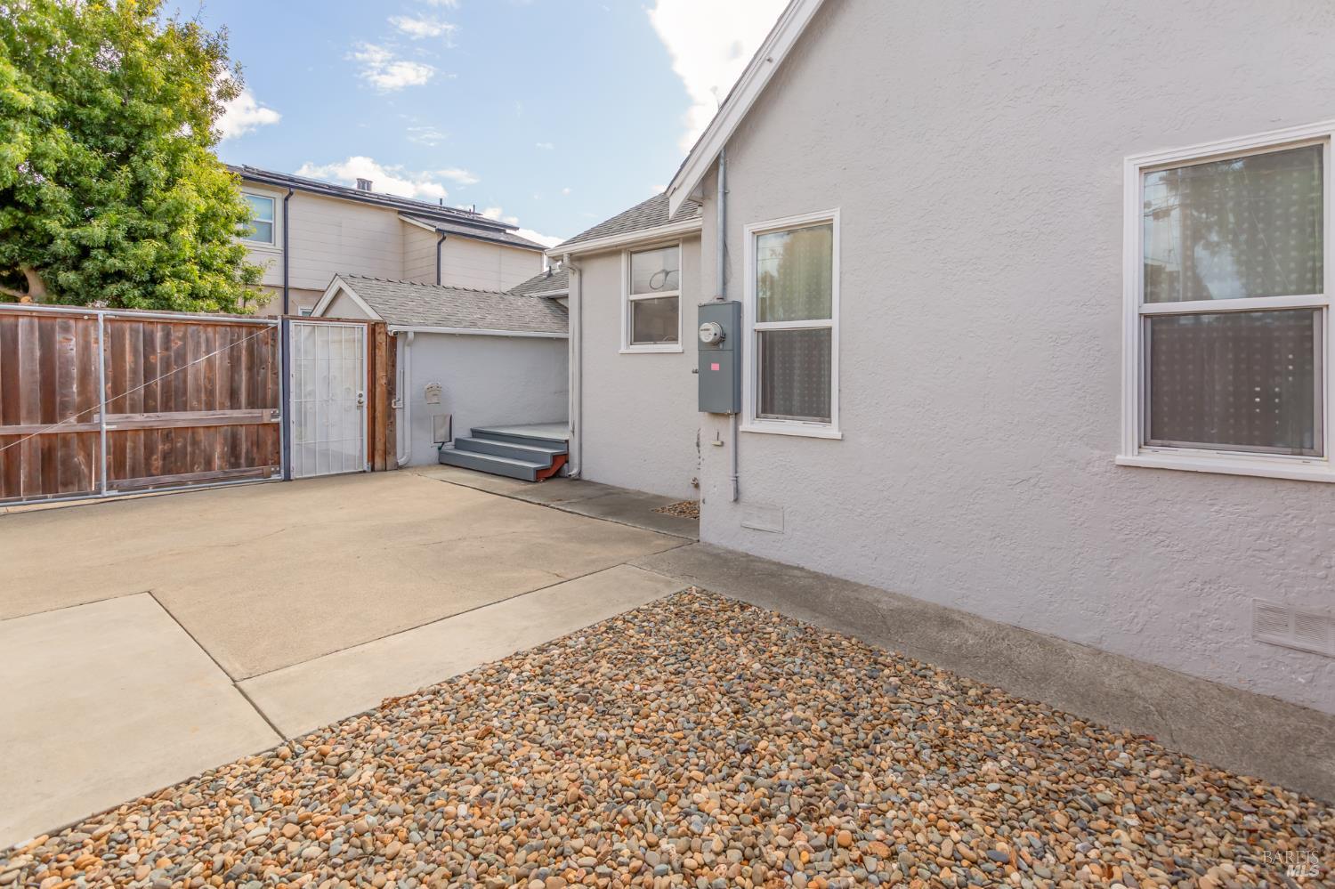 2328 Napa St