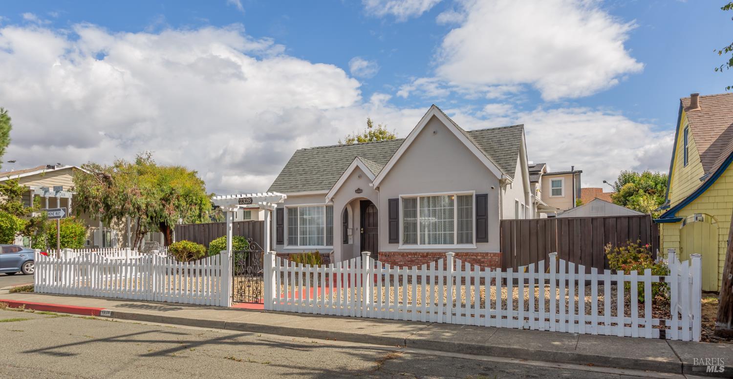 2328 Napa St