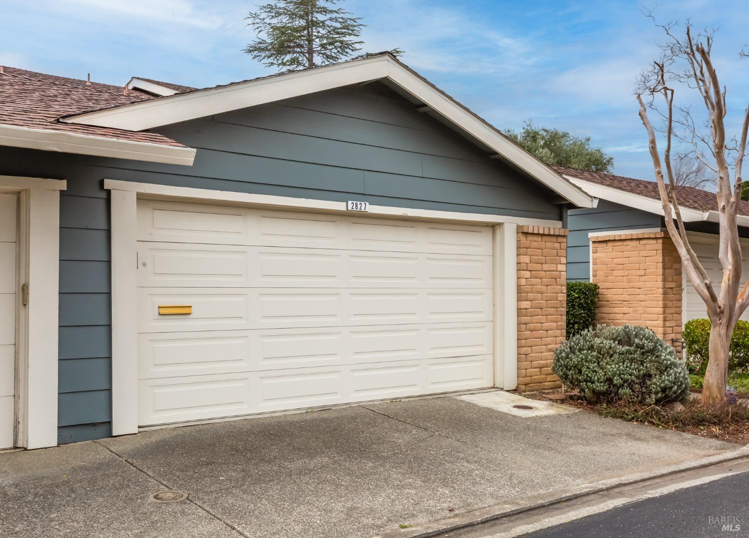 2827 Sunburst Drive