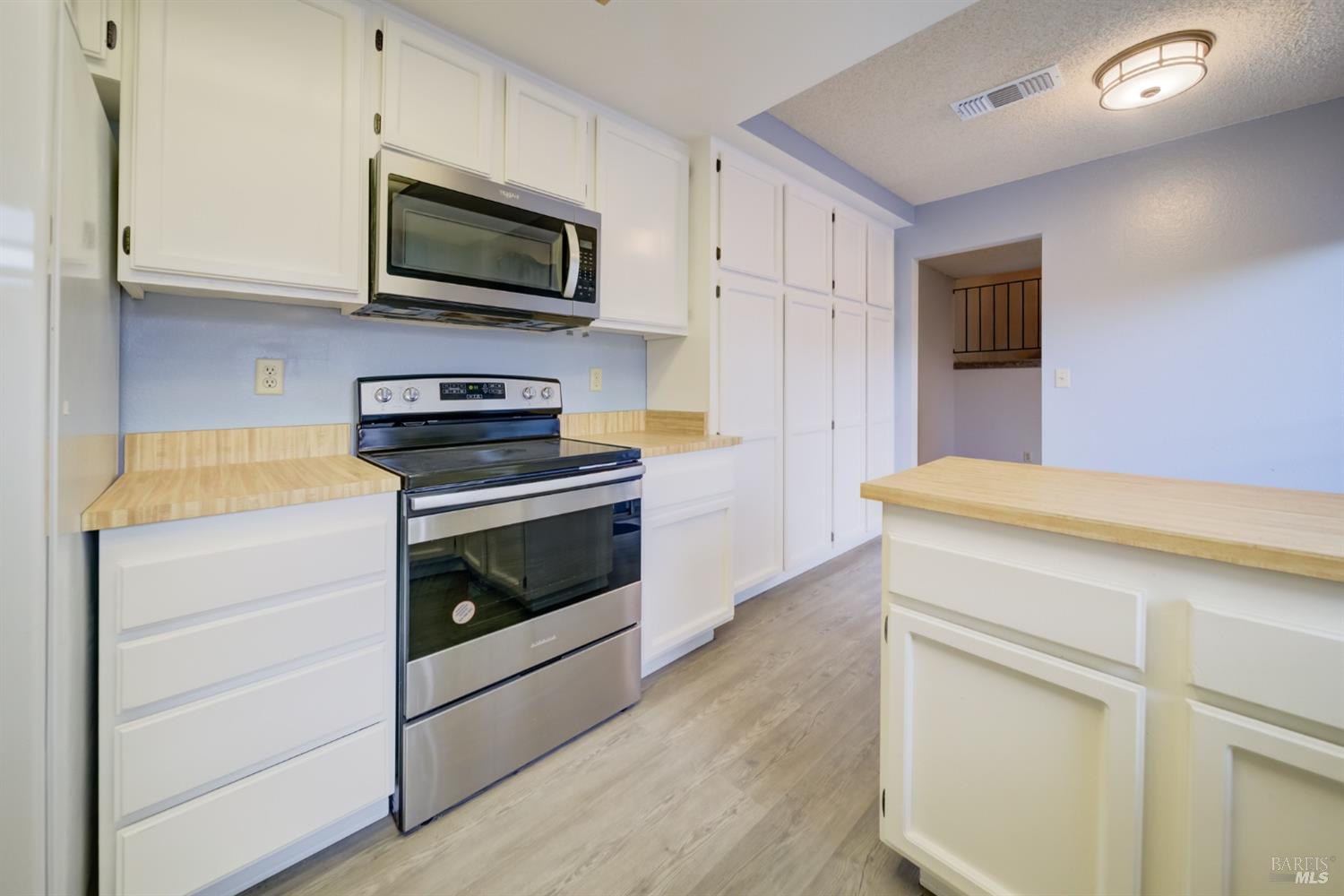 2827 Sunburst Drive