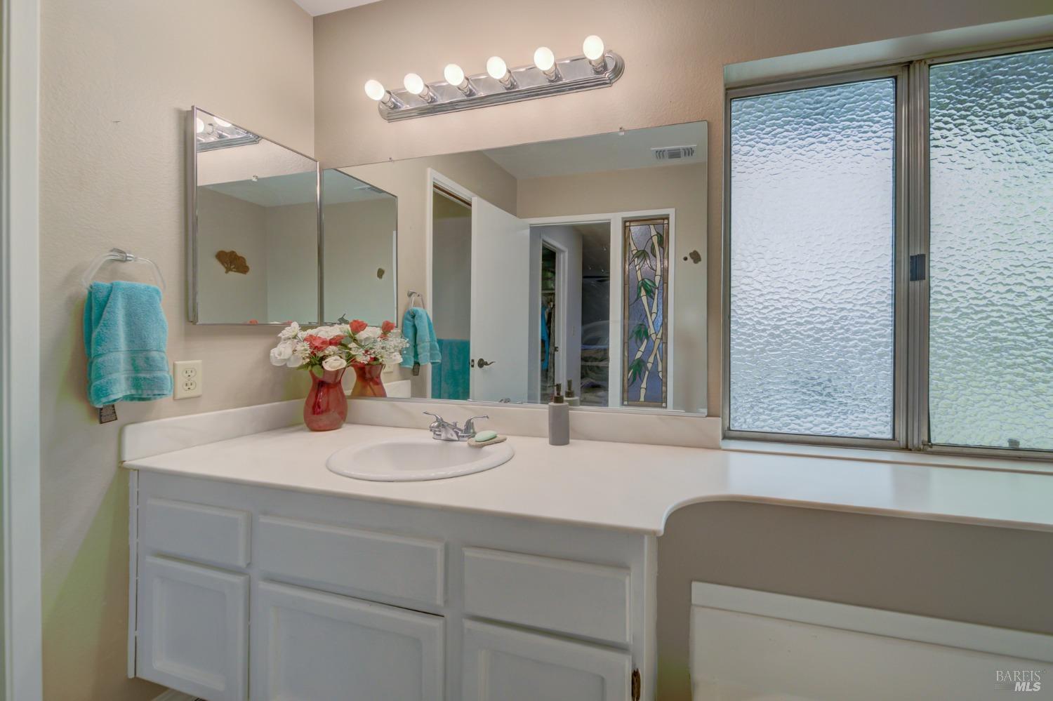 2827 Sunburst Drive