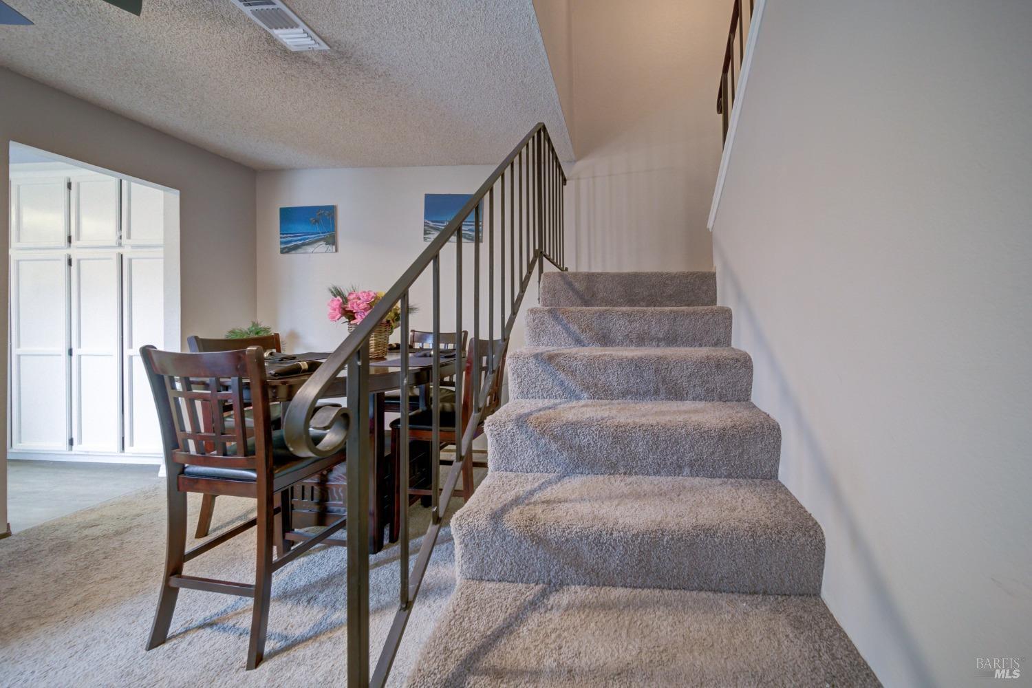 2827 Sunburst Drive