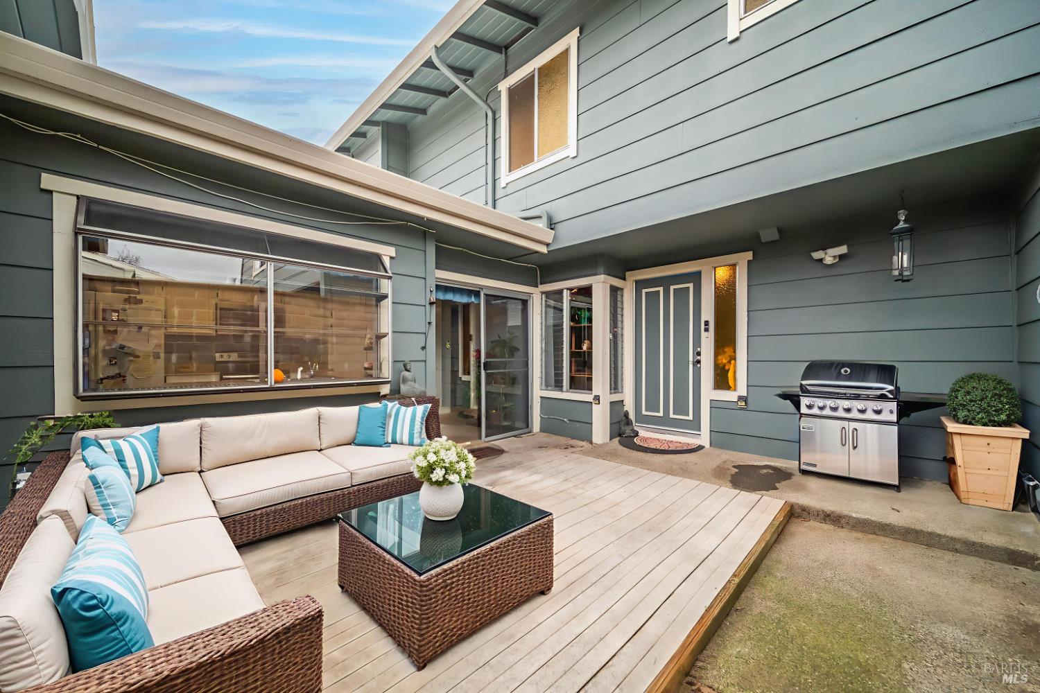 2827 Sunburst Drive
