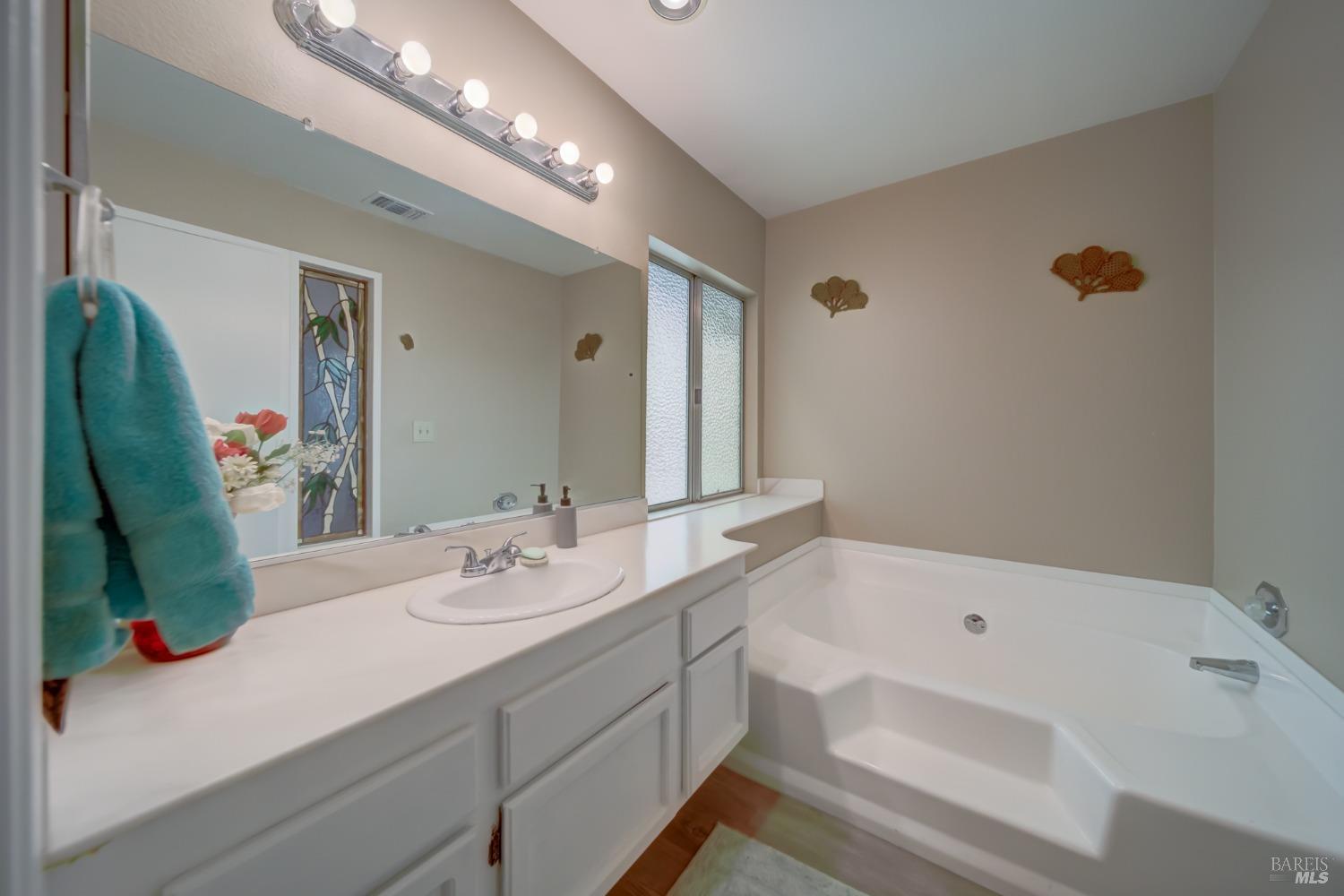 2827 Sunburst Drive