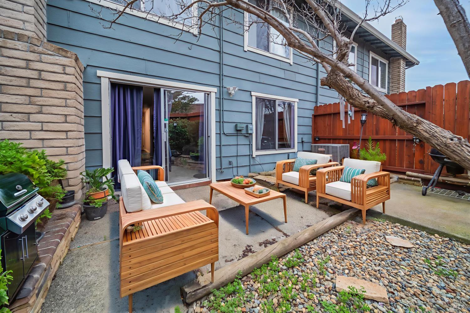 2827 Sunburst Drive