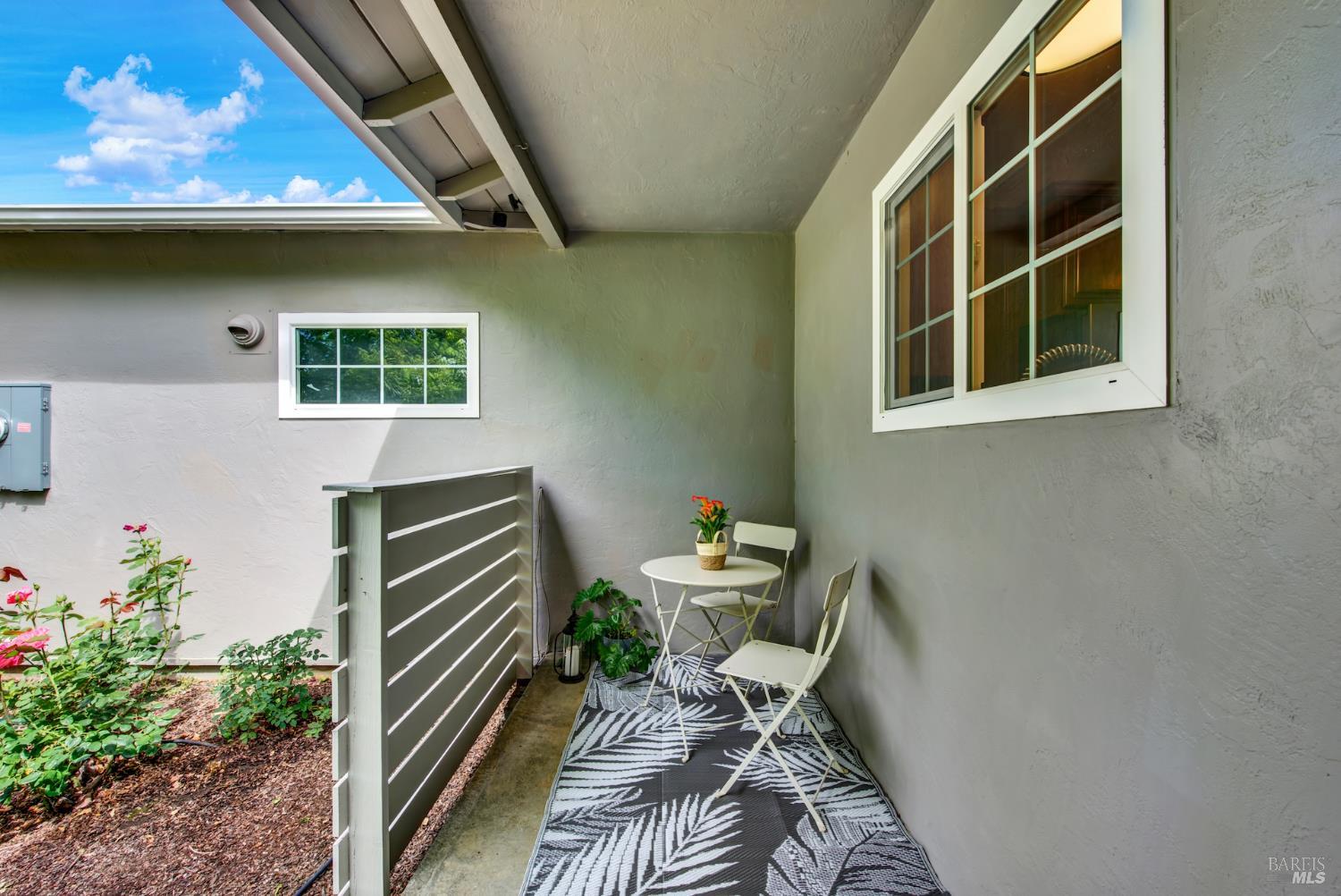 2830 Linda Vista Avenue