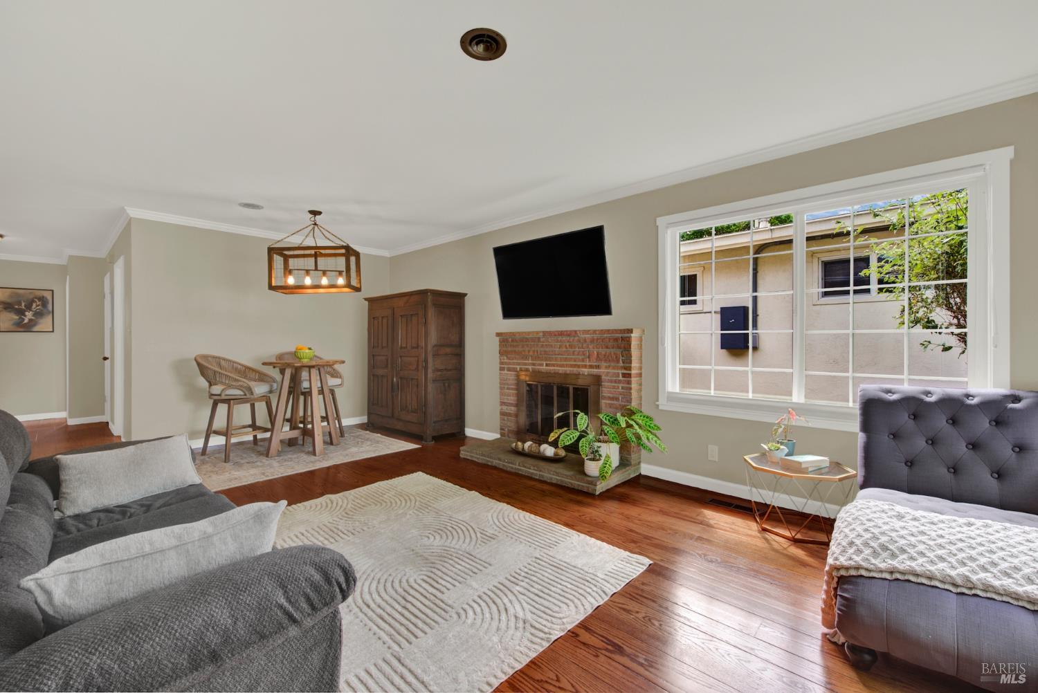 2830 Linda Vista Avenue