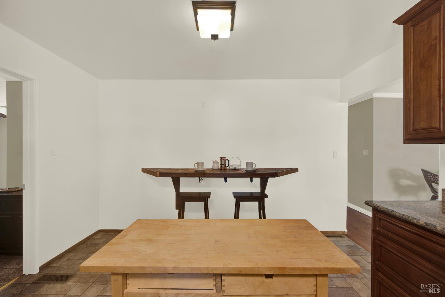 2830 Linda Vista Avenue