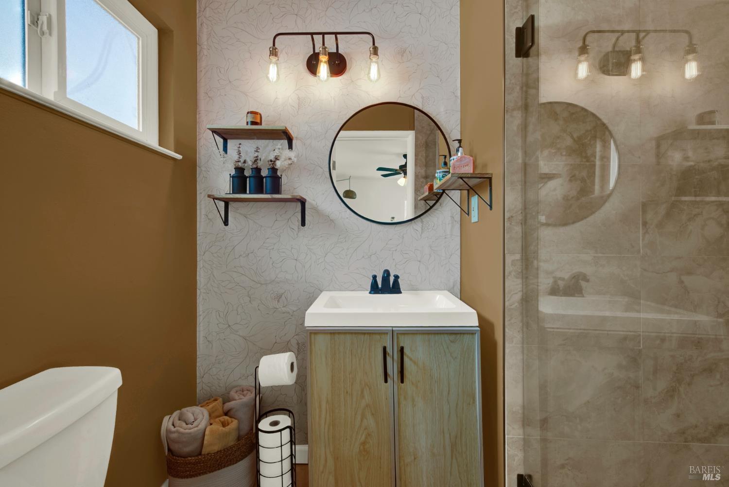 2830 Linda Vista Avenue