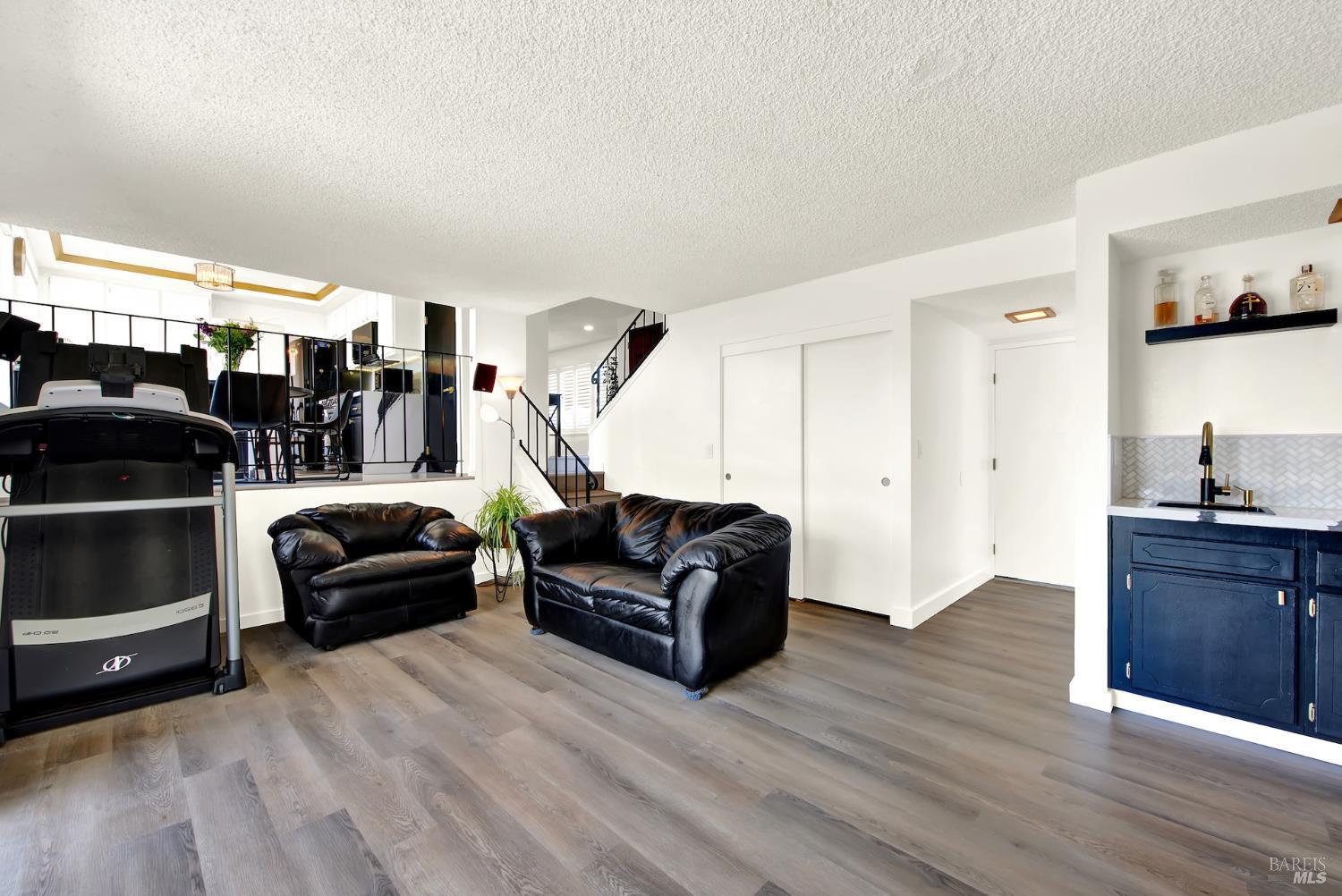 1305 Corcoran Avenue