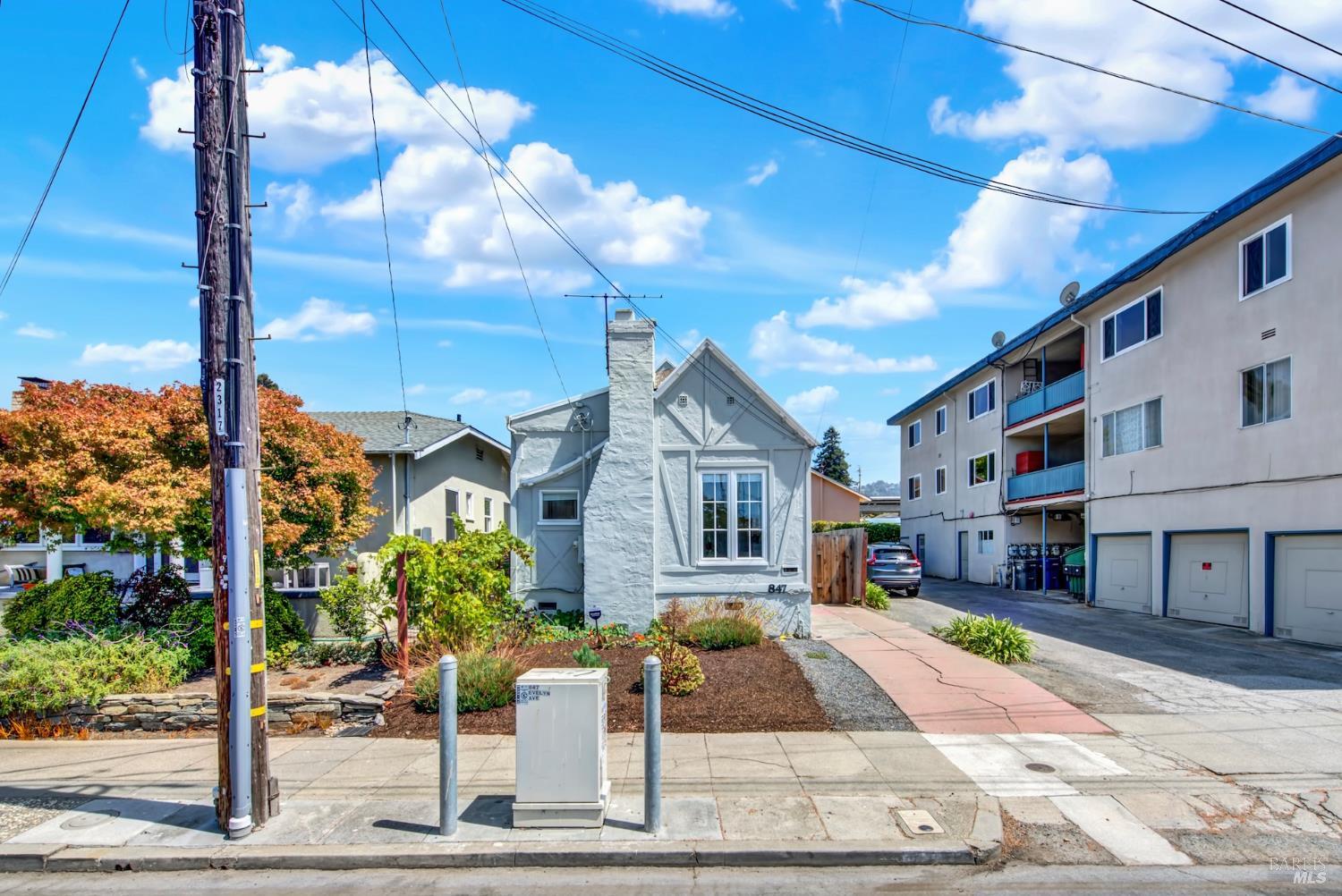 847 Evelyn Avenue