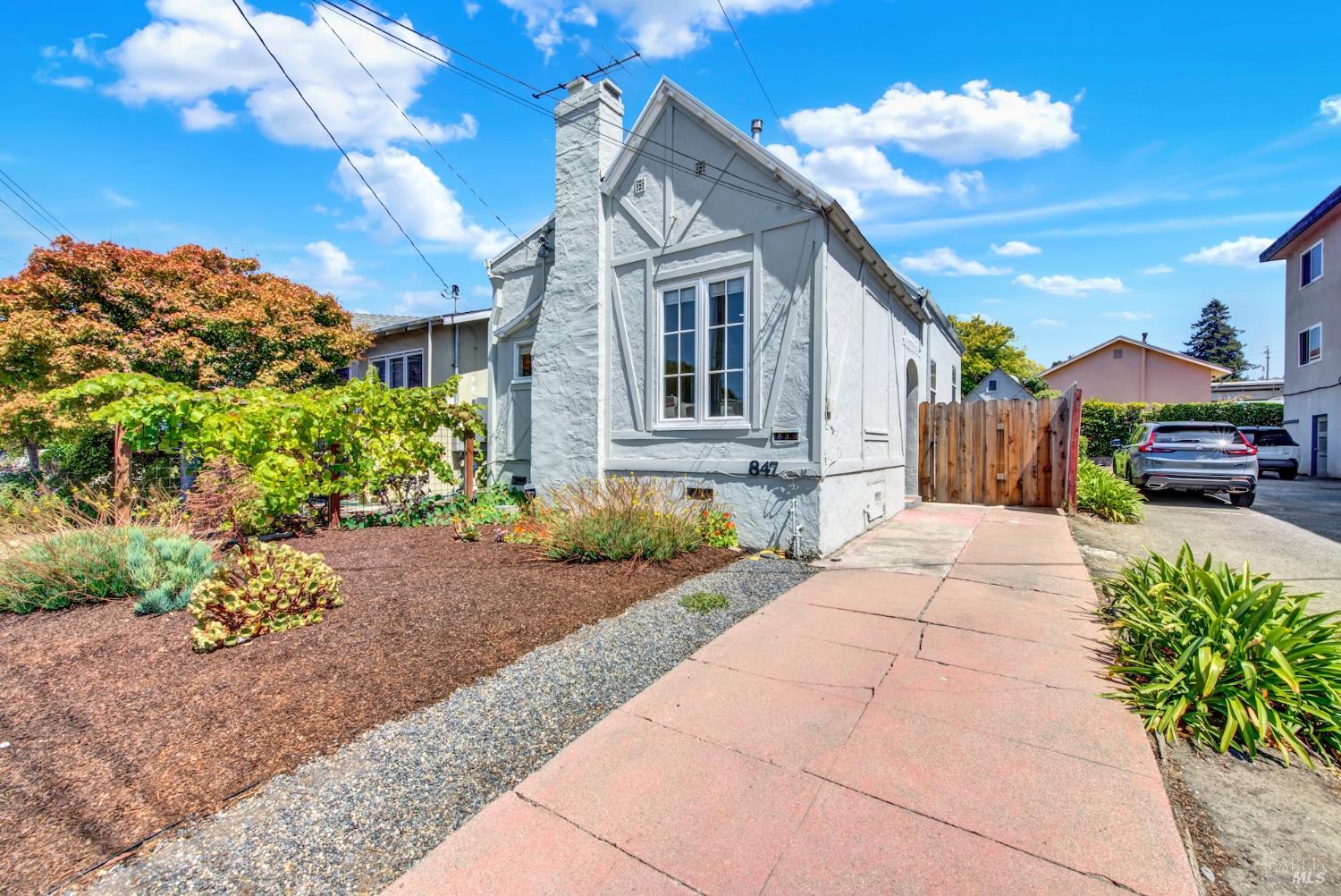 847 Evelyn Avenue