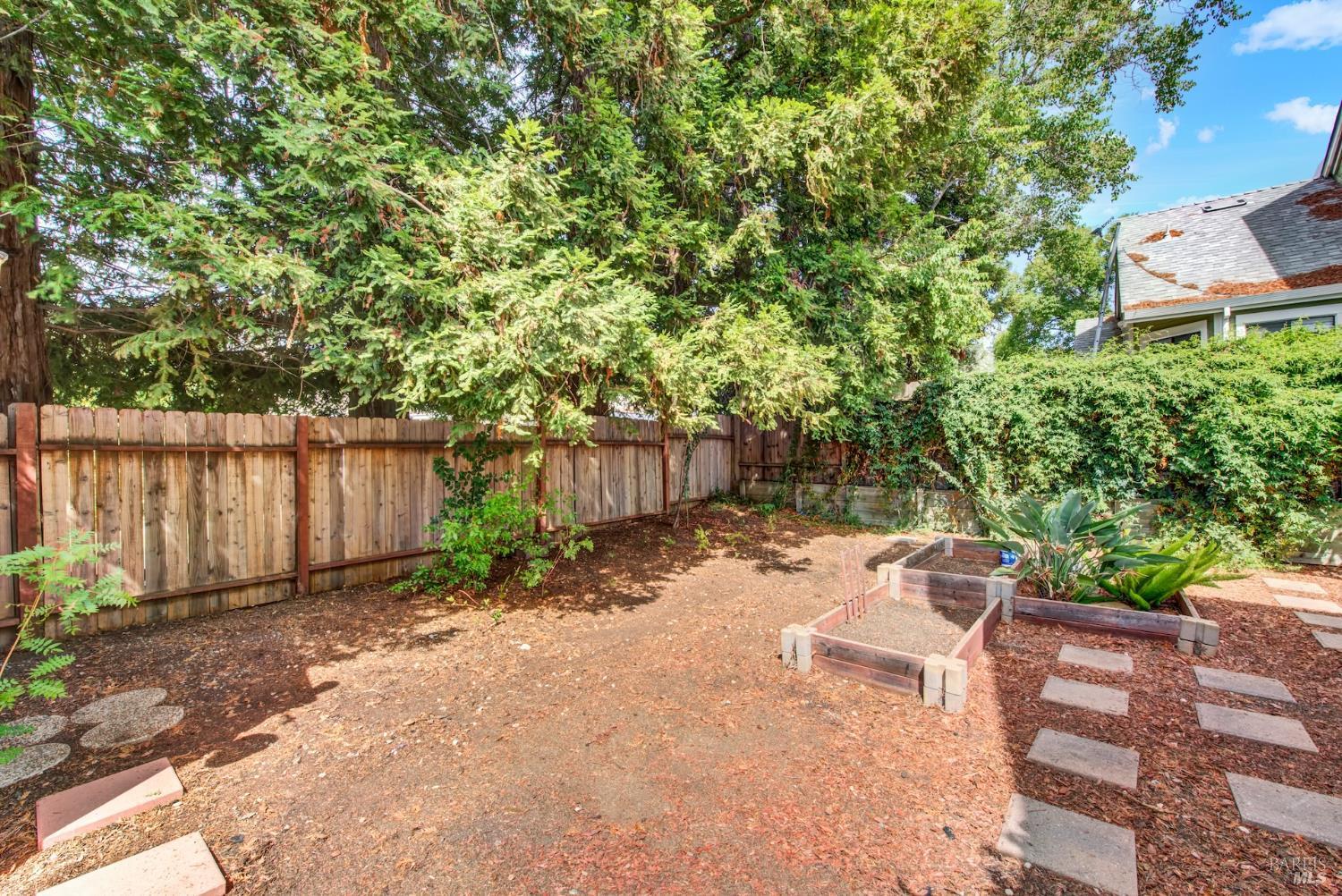 2321 China Lane