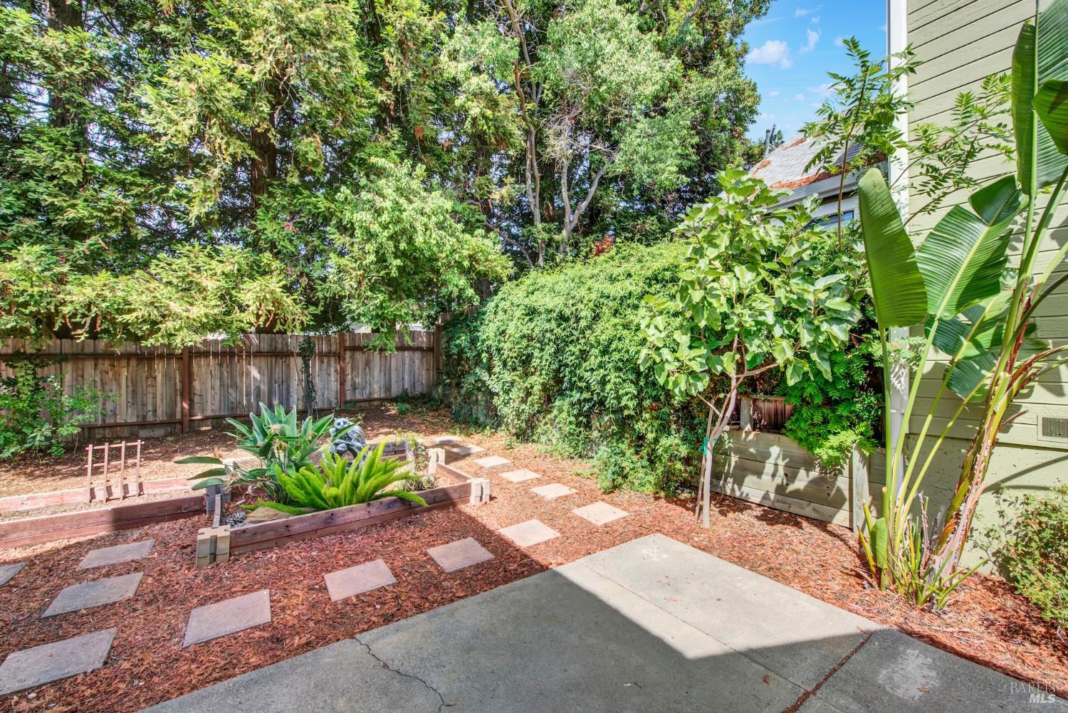 2321 China Lane