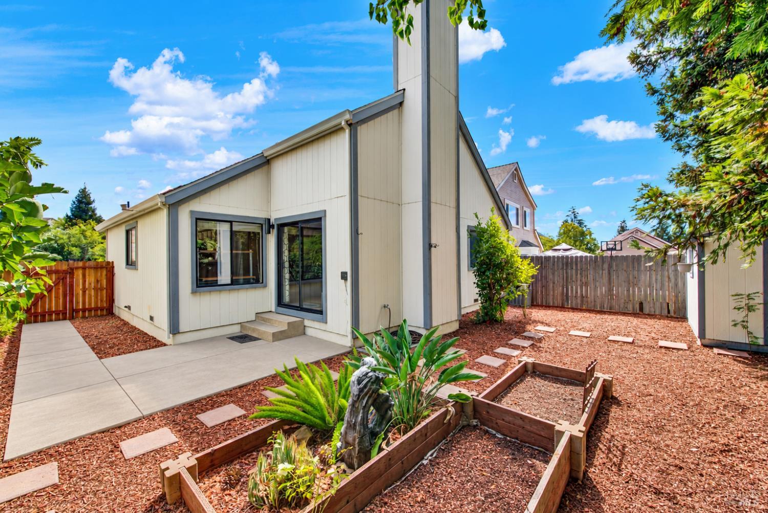 2321 China Lane