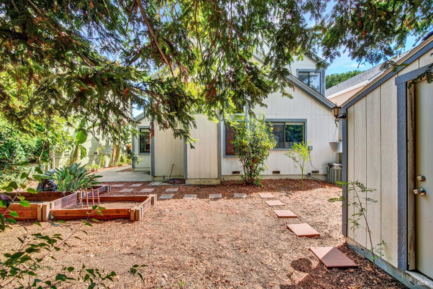2321 China Lane