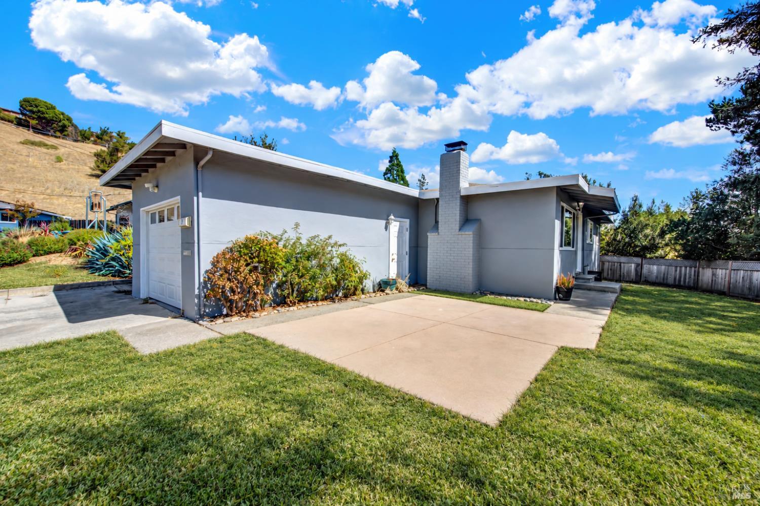 2 Rita Court