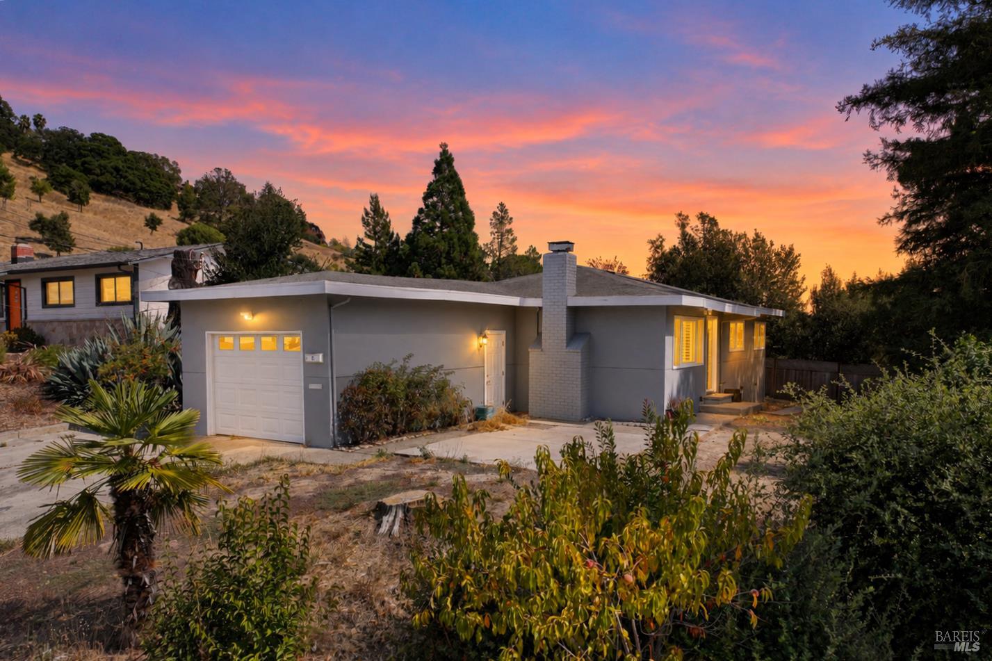 2 Rita Court