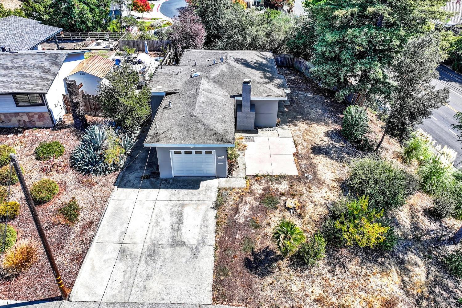 2 Rita Court
