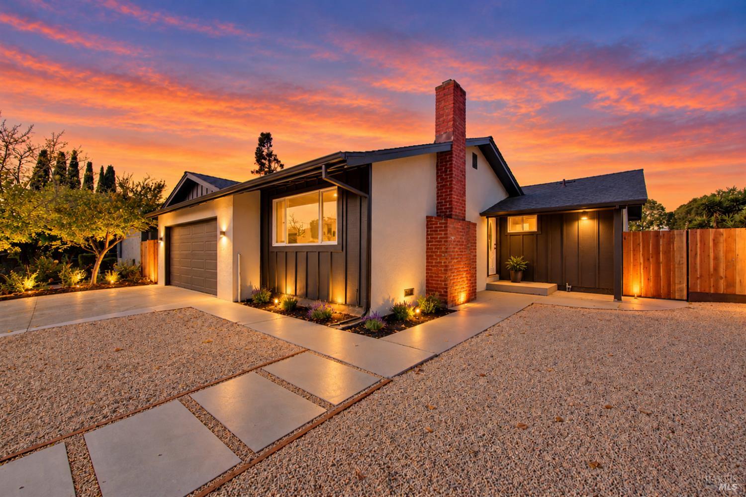 15 Falcon Drive